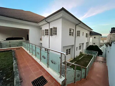 5 Bedroom Detached Duplex — Guzape District, Abuja
