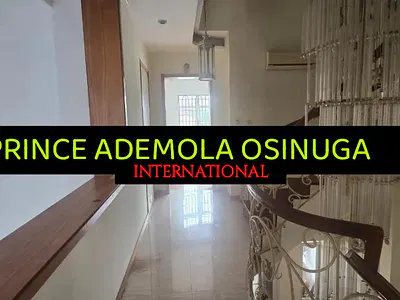 Private Self Serviced Detached House with 2 BQ, Pool, Garage Etc — Ikoyi, Lagos