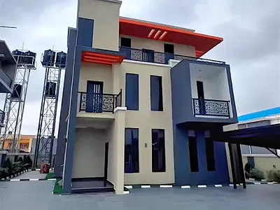 Fabulous 5 Bedroom Detached Duplex with BQ in an Estate — Apo Resettlement, Apo, Abuja