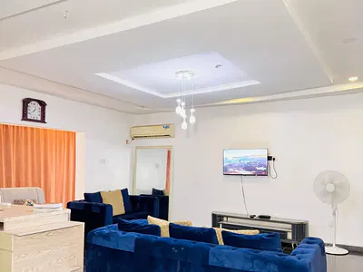 Luxury Furnished 1 Bedroom Apartment with Studio Kitchen — Wuse 2, Abuja