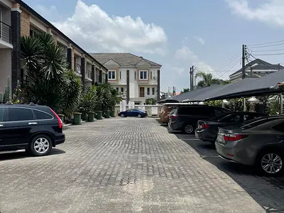 Well Maintained 4 Bedroom Duplex with Boys Quarter — Abiola Court Estate, Osapa, Lekki, Lagos