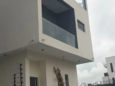Newly 5 Bedroom Fully Detach Duplex + BQ + 5 Cars — Magodo, Lagos