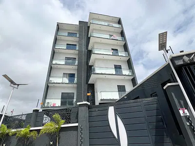 Luxury Brand New 1 Bedroom Apartments with Elevator, Pool, Gym — Lekki, Lagos
