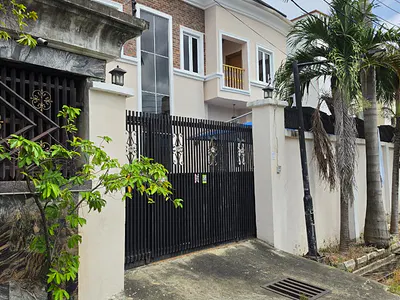 5 Bedrooms Semi Detached Duplex with BQ — Ikoyi, Lagos