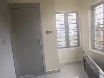 Spacious Semi Masters Upstairs Bedroom Inside a Shared Apt (Video) — Van Daniels Estate Orchid Road, Lekki, Lagos