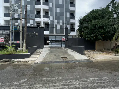 Exquisite 3 Bedroom Apartment with Elevator and Gym — Lekki, Lagos