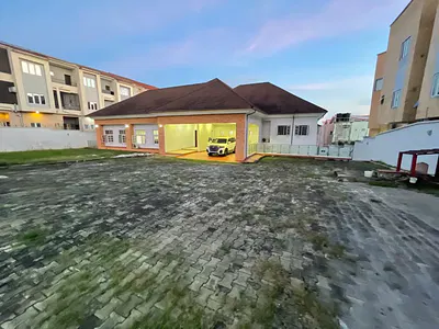 7 Bedroom Mansion with Guest Chalet and BQ — Off Nasir El Rufai Crescent 🌙, Guzape District, Abuja