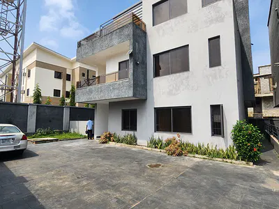 Five Bedroom Detached Duplex with Swimming and BQ — Life Camp, Abuja