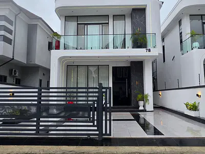 Luxurious 5 Bedroom Detached Duplex with BQ, Swimming Pool — Lekki, Lagos