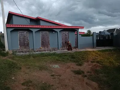 Block of Flats with Shops — Alapata, Off Lifeforte Group of School, Ibadan, Oyo