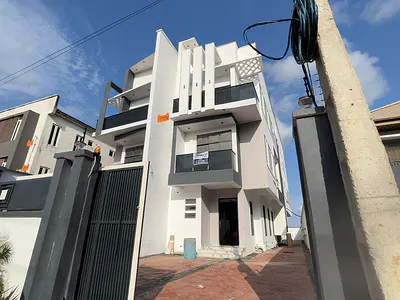 5 Bedroom Semi-Detached Duplex — Ikeja, Lagos