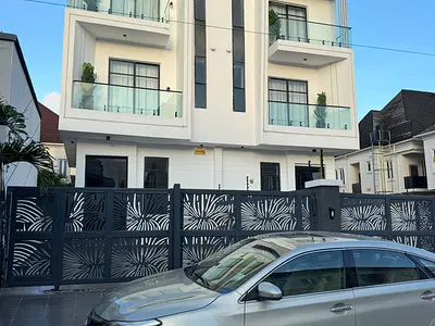 Luxurious 5 Bedroom Duplex with BQ — Lekki, Lagos