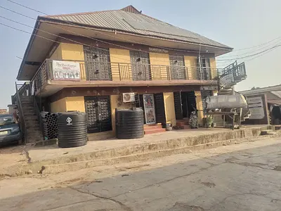 16 Unit Commercial Shopping Complex with C of O — Iyana Church Junction, Beside Gasland, Ibadan, Oyo