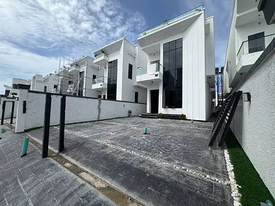 5-Bedroom Fully Detached House with BQ — Hampton Lake Estate, Lekki, Lagos