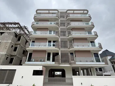 Contemporary 2 Bedroom Apartment with Elevator, Pool, BQ — Ikate, Lekki, Lagos