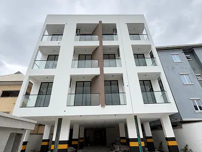 Contemporary 2 Bedroom Apartment with BQ, Elevator — Lekki, Lagos