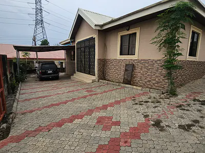 Well Maintained 3 Bedroom Detached Bungalow with Solar System — Lugbe District, Abuja