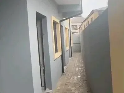 A Nicely Built and Standard Roomself Con, Groundfloor — Off Pedro Road, Shomolu, Lagos