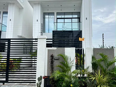 5 Bedroom Detached Duplex with Pool — Ajah, Lagos