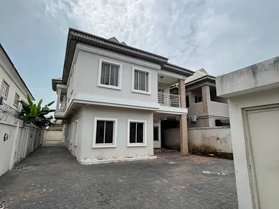 5 Bedroom Detached Duplex — Lekki, Lagos