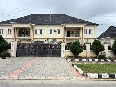 6 Bedroom Semi-Detached Duplex — Around NNPC, Guzape District, Abuja