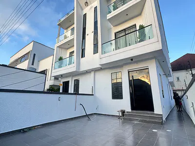 Exquisite 5 Bedroom Detached Duplex with BQ — Lekki, Lagos