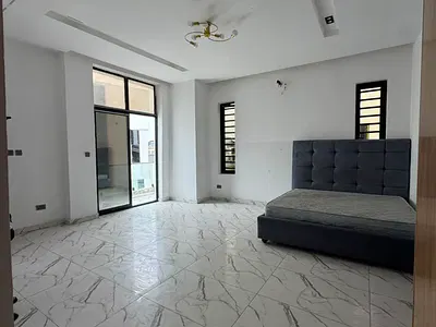 Very Spacious 3 Bedroom Flat with BQ — Mende, Maryland, Lagos