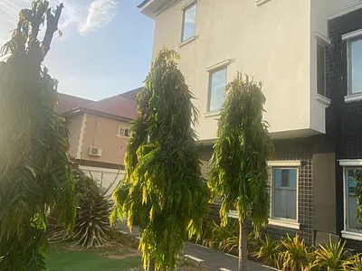 Terraced Duplexes with 2units 5bedrooms and 2unit of 4bedrooms — Lekki Phase 1 Right Hand Side, Lekki, Lagos