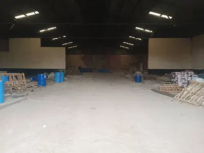 1,125SQM Warehouse — Along Apapa Oshodi Express by Five Star Bus Stop., Oshodi, Lagos