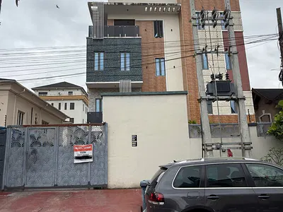 Spacious 6 Bedroom Apartment!!! — Ikoyi, Lagos
