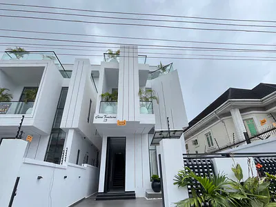 Luxurious 5 Bedroom Fully Detached Smart House with BQ, Pool & Cinema — Ikota, Lekki, Lagos