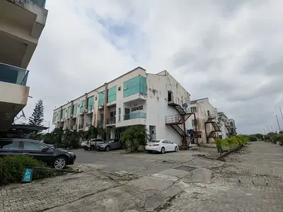 1 Bedroom Luxury Apartment Up Floor — Lekki, Lagos