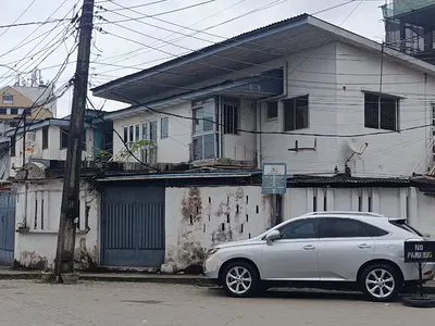 6 Bedroom Detached House with BQ — Off Awolowo Road, Ikoyi, Lagos