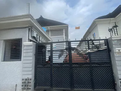 Lovely Relatively New 3 Bedroom House Fully Interlocked — Badore, Ajah, Lagos