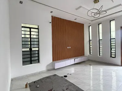 Downstairs Studio Apartment with Open Plan Kitchen . — Lekki, Lagos