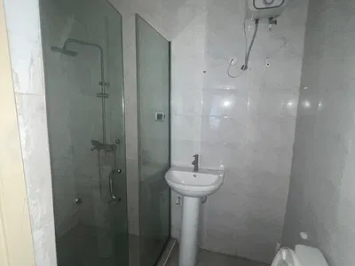 Beautiful Very Spacious 3 Bedroom Flat Upstairs and Downstairs — Ajah, Lagos