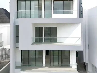 5 Bedroom House with BQ and Swimming Pool — Ikoyi, Lagos