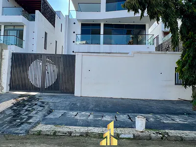 5 Bedroom Detached Duplex with Swimming Pool — Lekki, Lagos