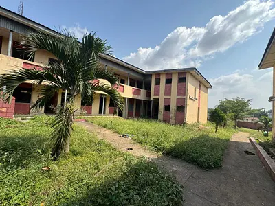 Commercial Building of 30-Room Non Functioning School + Admin Offices — Link Reservation, Ibadan, Oyo