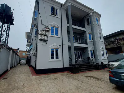 Decent and Neatly Used 3 Bedroom Flat — Shangisha, Magodo, Lagos