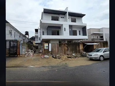 5 Bedroom House with BQ and Garage — Gbagada, Lagos