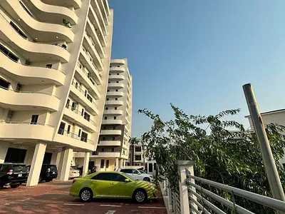 1-Bedroom Apartment with PS5, Bathtub, Pool & Gym — Lekki, Lagos