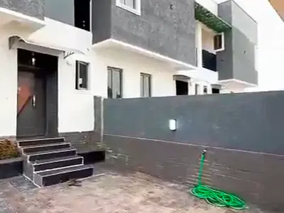 4 Bedrooms Terraced Duplex — Maryland, Lagos