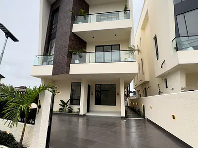 5 Bedroom Detached Duplex with Swimming Pool — Lekki, Lagos
