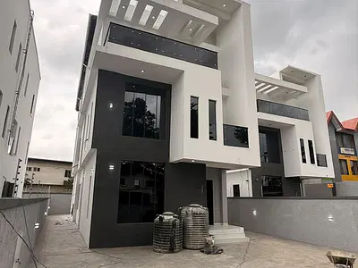 5bedroom Fully Detached Duplex Plus BQ — Adeniyi Jones, Ikeja, Lagos