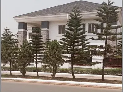 8-Bedroom Luxury Mansionette — Guzape District, Abuja