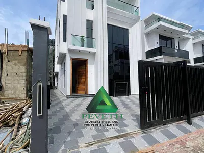 Luxury 6 Bedroom Fully Detached Duplex + BQ, Study, Cinema — Chevron, Lekki, Lagos