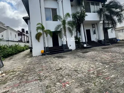 10 Room Detached House — Lekki Phase 1, Lekki, Lagos