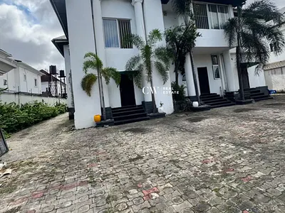 10 Room Detached House — Lekki Phase 1, Lekki, Lagos