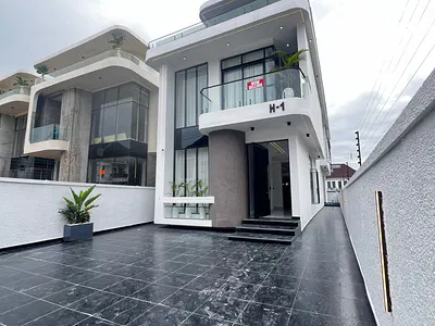 5 Bedroom Detached Duplex with Swimming Pool — Lekki, Lagos